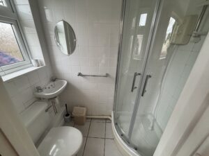 Chalet 3 3 Bedroom Rental The Poplars Cromer (17)