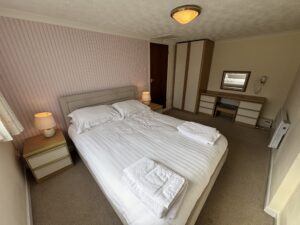 Chalet 3 Rental The Poplars Cromer (4)